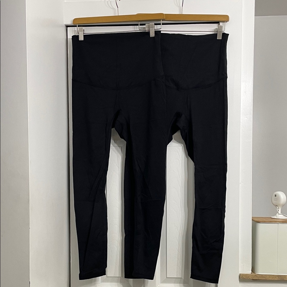 Maternity Black High-Waisted Leggings (2)